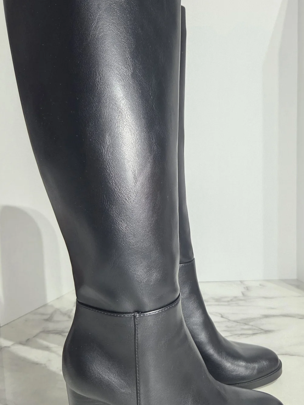 Unisa Lanna-J Women's Black Leather Knee High Side Zip Block Heel Boots 6.5 M
